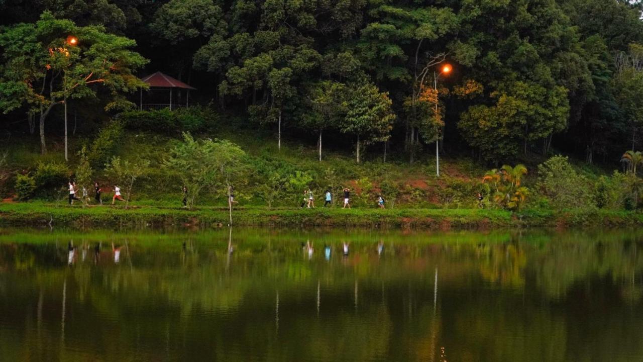 A Little Home Mang Den Kon Von Kla Luaran gambar