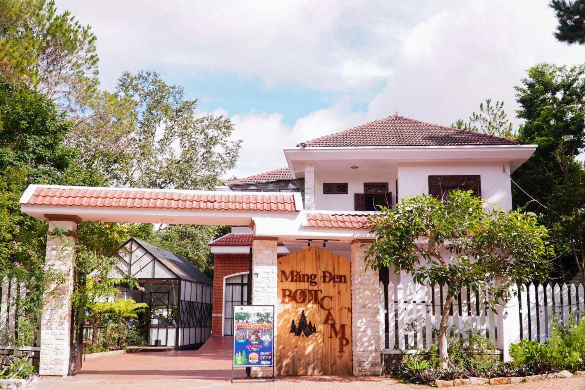 A Little Home Mang Den Kon Von Kla Luaran gambar